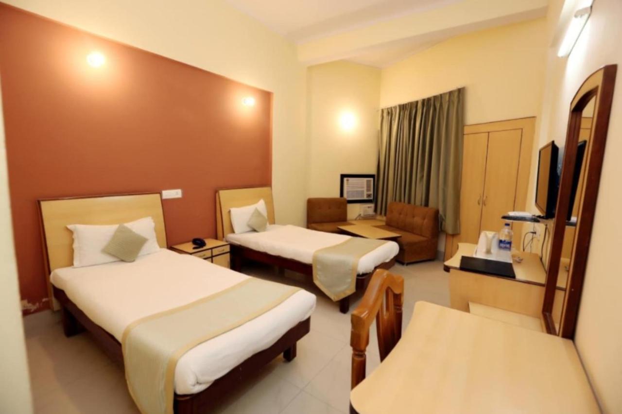 Hotel Krishna Palace, Ayodhya Dış mekan fotoğraf