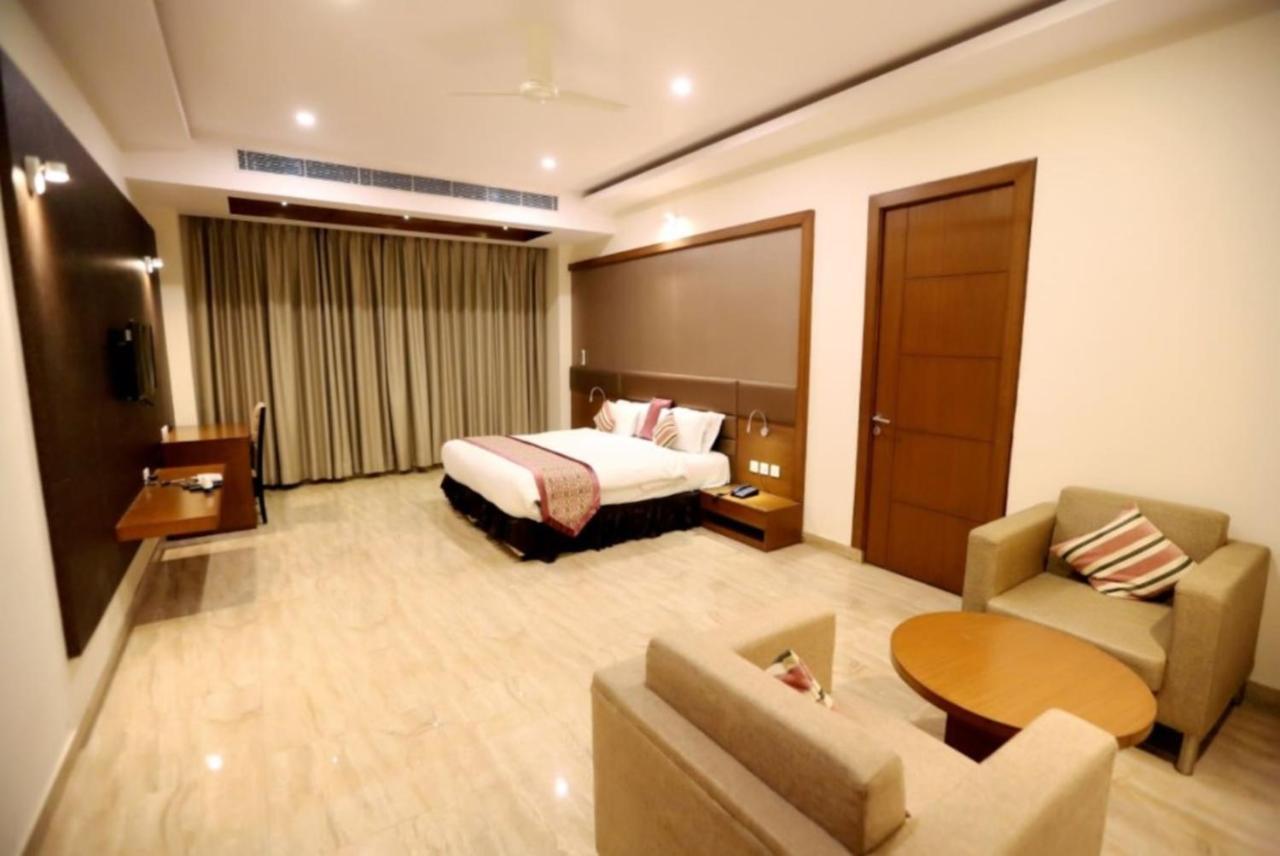 Hotel Krishna Palace, Ayodhya Dış mekan fotoğraf