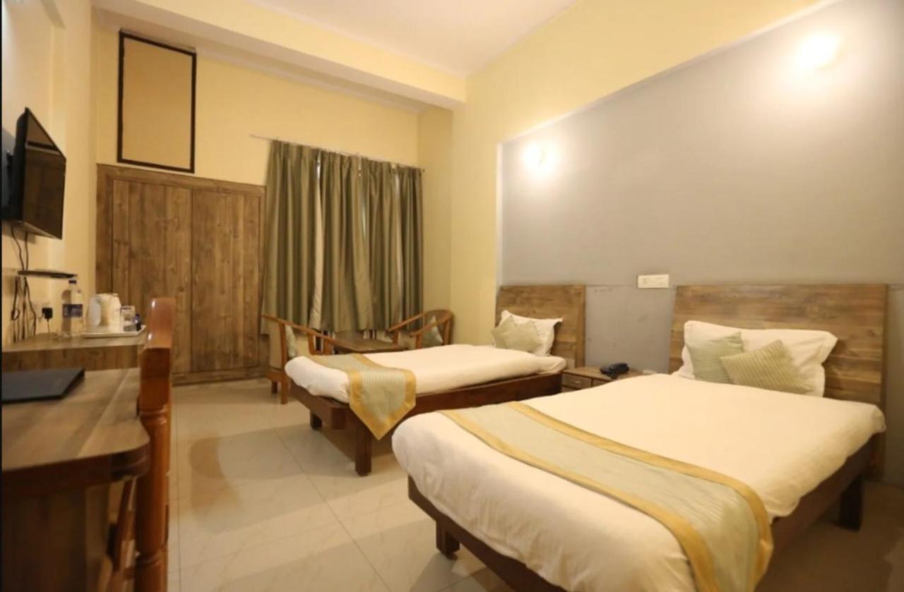 Hotel Krishna Palace, Ayodhya Dış mekan fotoğraf