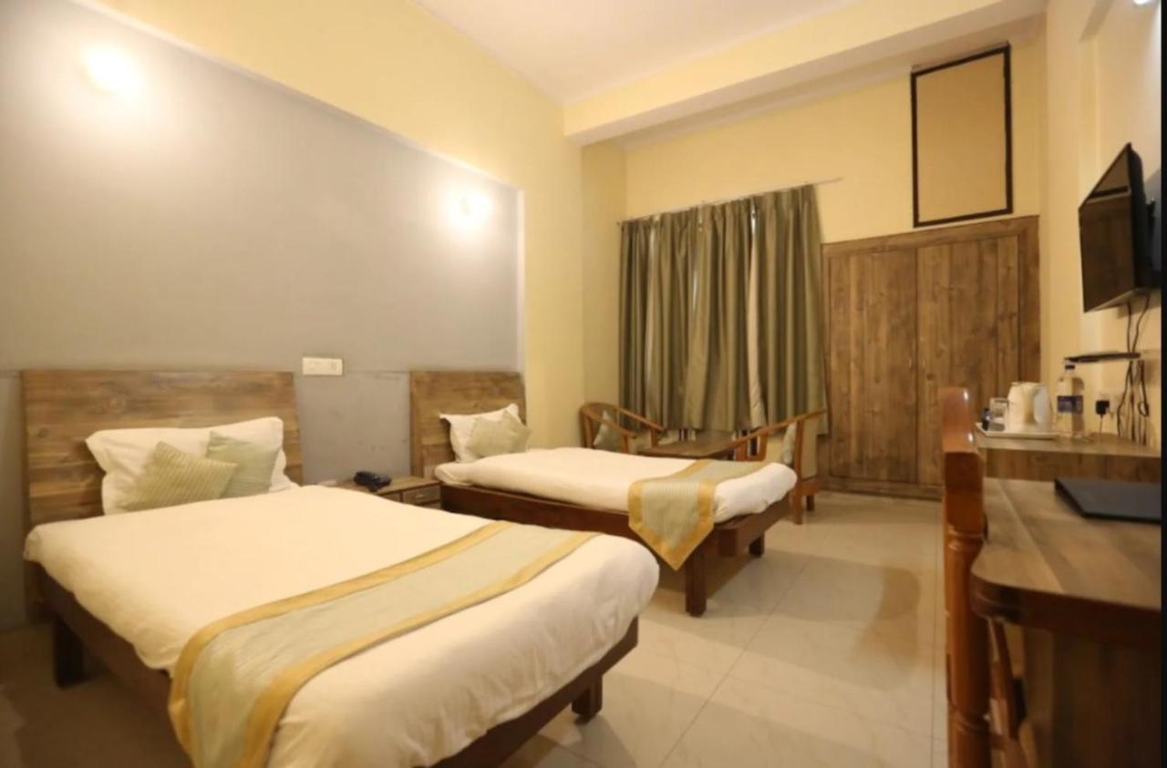 Hotel Krishna Palace, Ayodhya Dış mekan fotoğraf