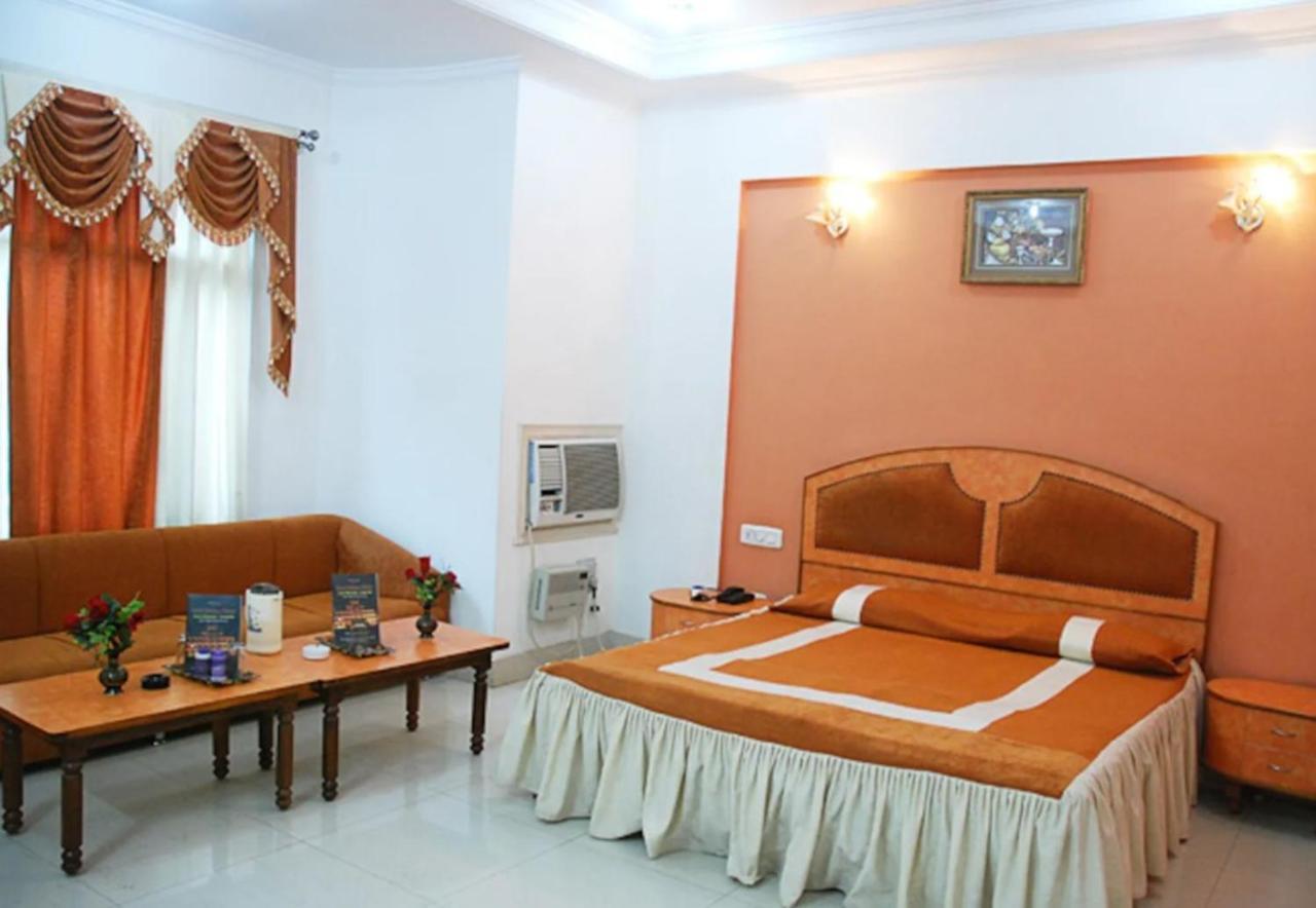 Hotel Krishna Palace, Ayodhya Dış mekan fotoğraf